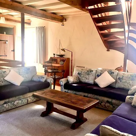 Golden Light Escape Дом отдыха *