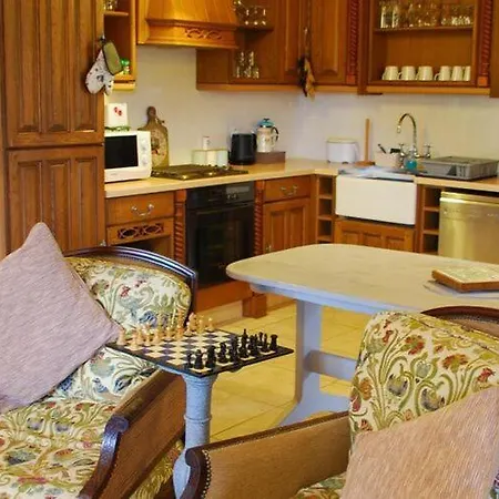 Golden Light Escape Sainte-Marguerite-d'Elle