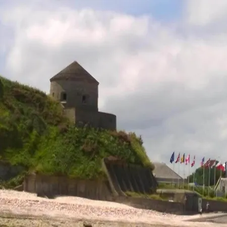 Golden Light Escape Sainte-Marguerite-d'Elle