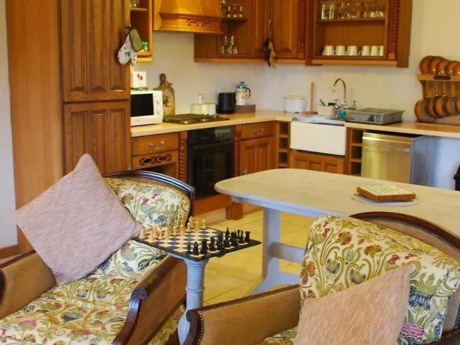 Golden Light Escape Sainte-Marguerite-d'Elle